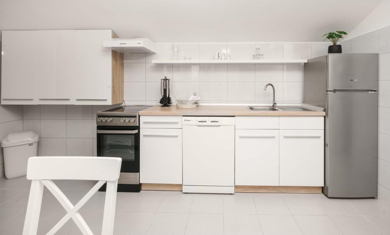 Vila Ms2 Lägenhet Tribalj Exteriör bild